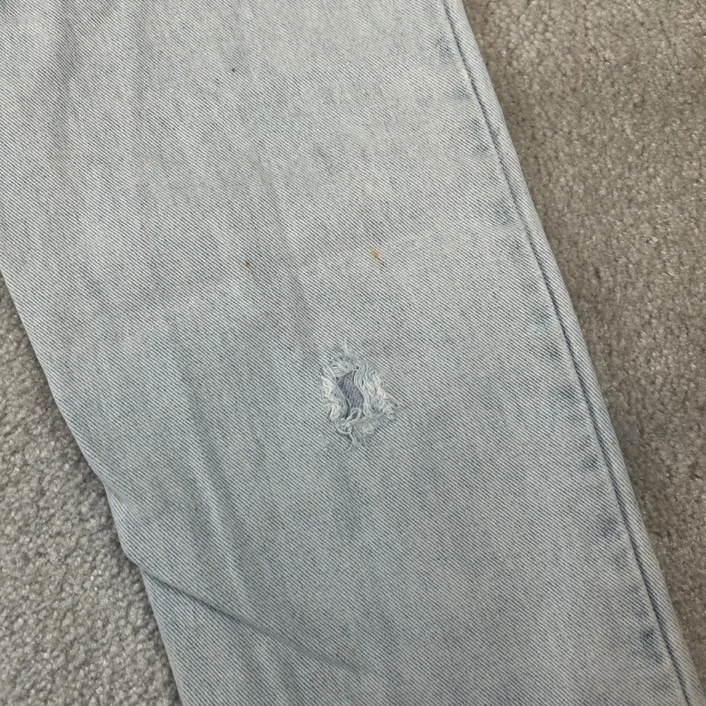 Vintage 90s Levi's 550 Relaxed Fit Jeans Men's‎ 33x30 Light Wash Distressed USA